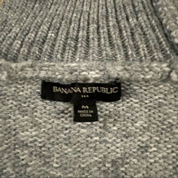Banana Republic ~ Womens Grey Mock Turtleneck ~ Raglan Style ~ size Medium - Picture 5 of 7